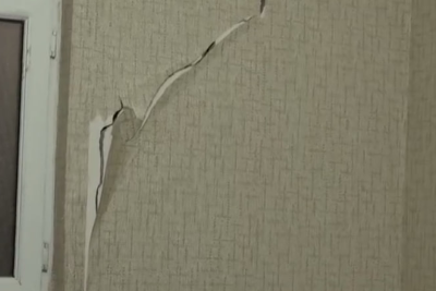 Sumqayıt sakini: "Evlər çat verdi və divarlar bir-birindən aralandı"