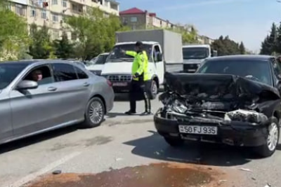 Sumqayıtda 4 maşın toqquşdu - Yaralananlar var