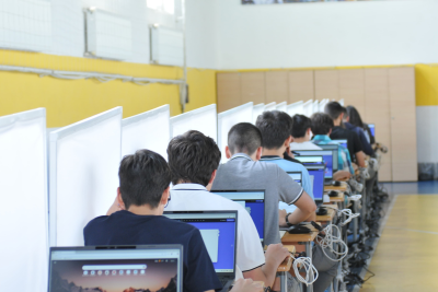 Sumqayıt məktəbliləri yenə medalları topladılar