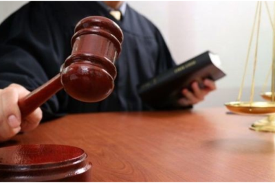 Sumqayıtda dönərçi mağazaya basqın edərək işçilərə kreditlərini ödətdirdi