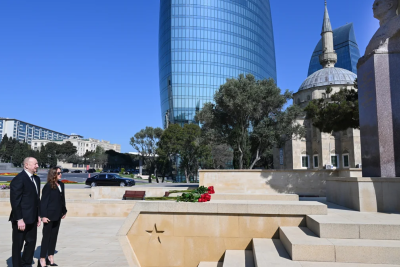 Faşizm üzərində Qələbə uğrunda mübarizədə həlak olan Azərbaycan övladlarının xatirəsi ehtiramla anıl