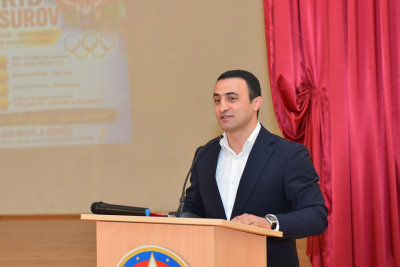 Olimpiya və ikiqat dünya çempionu Sumqayıtda şagirdlərlə görüşüb