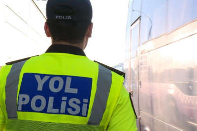 Yol polisindən "Son Zəng" XƏBƏRDARLIĞI - Uşaqlara avtomobil verməyin