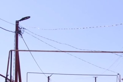 Sumqayıtda təhlükə yaradan dirəklərdən ŞİKAYƏT