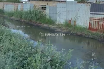 Sumqayıtda ekoloji böhran: Kanal çirkab sularına bürünüb