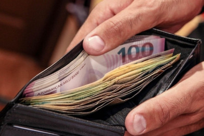 Azərbaycanda orta aylıq əməkhaqqı 1200 manata yaxın olub