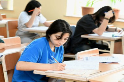 Sumqayıtda bir kollecə maraq zəif, digərinə isə rekord səviyyədə yüksəkdir