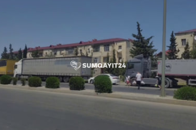 Sumqayıtda yolu zəbt edən yük maşınlarından şikayət