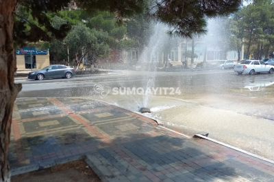 Sumqayıtda texnika borunu partlatdı - KÜÇƏNİ SU BASDI - FOTO