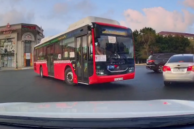 Sumqayıtda avtobus sürücüsünün ÖZBAŞINALIĞI - İDDİA