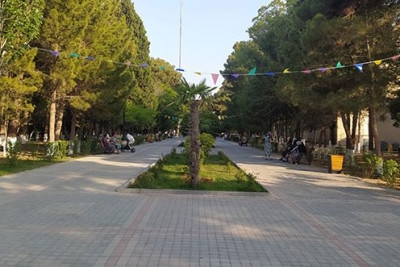 Bələdiyyə parkında yelləncəyi əski parçası ilə "təmir etdilər" - FOTO