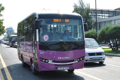 "10A"dan ŞİKAYƏT - Sərnişinlər avtobusu 40 dəqiqə gözləməli olurlar