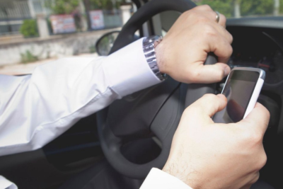 Sükan arxasında telefon istifadə edənlərin nəzərinə