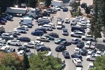 Sumqayıtda mərasimə gələnlər yolu "parkinqə"a çeviriblər