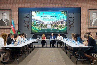 SDU Kembric Universitetinin eksperti ilə bir araya gəldi
