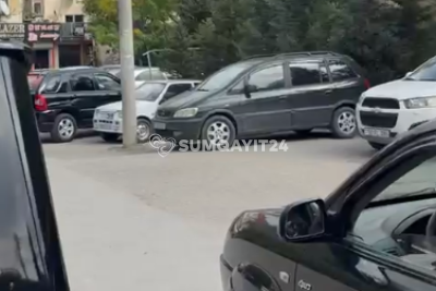 Sumqayıtda sakinlər öz həyətlərində yer tapa bilmirlər…