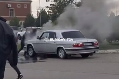 Sumqayıtda maşın qəfil yandı